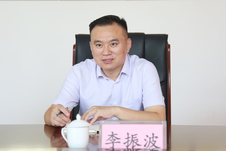 Una calurosa bienvenida a los líderes de la Asociación de Educadores de la ciudad de Jining para que visiten China Coal Group