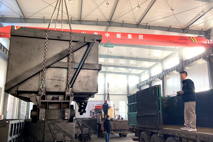 El vagón minero de tres vagones de China Coal Group se envía a Shanxi