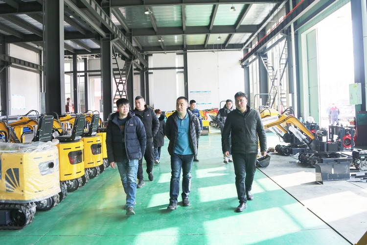 Líderes del Centro Nacional de Etiquetado de Seguridad de Productos Mineros de Anbiao visitan Shandong Weixin para intercambio